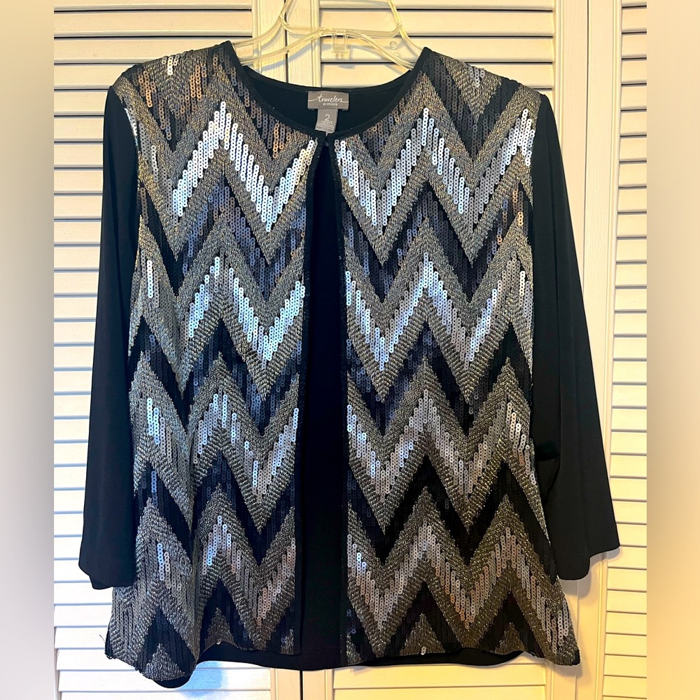 Chico’s travelers sz 2 sequined top in silver and gold/ brass.